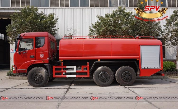 6X6 Offroad Dongfeng Forest Fire Truck Side View